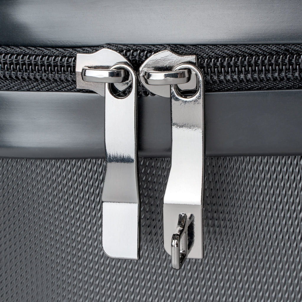 Roses in Bloom Cabin Suitcase